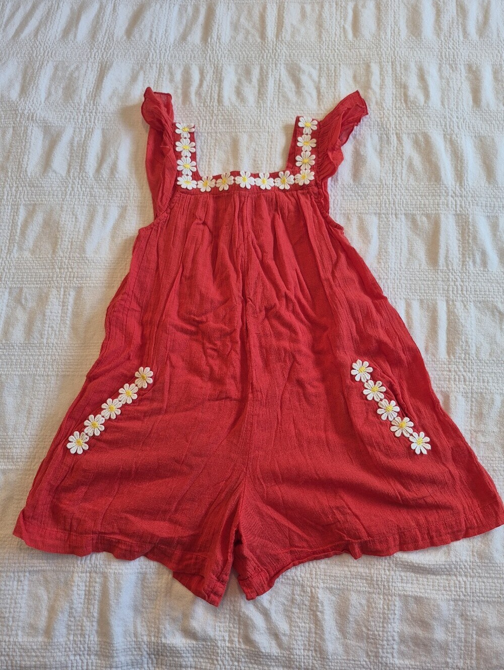 Mini Boden girls 3-4 years red short romper daisy trim lined, 2 pockets VGUC